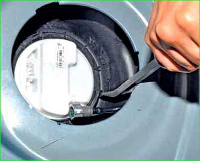 Как снять и отремонтировать модуль топливного насоса Лада Ларгус