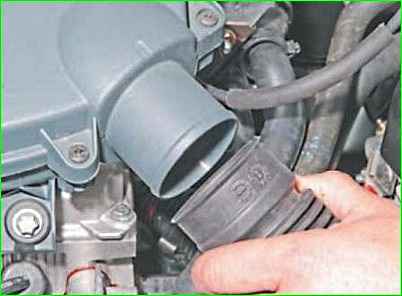 Снятие корпуса воздушного фильтра