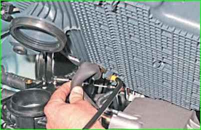 Снятие корпуса воздушного фильтра