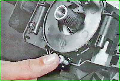 How to remove the steering column switch Lada Largus