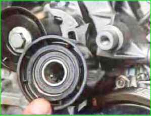 Как заменить ремень генератора автомобиля Лада Ларгус двигатель K7M