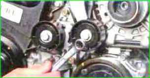 Как заменить ремень генератора автомобиля Лада Ларгус двигатель K7M