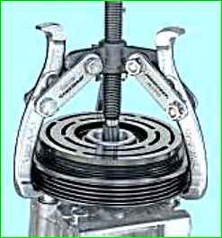 Austausch des Lagers der Riemenscheibe und Kupplung des Klimakompressors