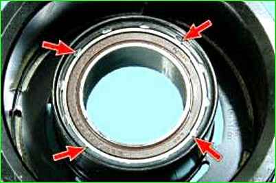Austausch des Lagers der Riemenscheibe und Kupplung des Klimakompressors