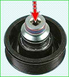 Austausch des Lagers der Riemenscheibe und Kupplung des Klimakompressors