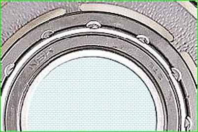 Austausch des Lagers der Riemenscheibe und Kupplung des Klimakompressors