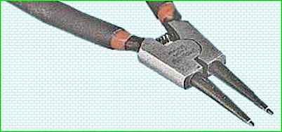 Austausch des Lagers der Riemenscheibe und Kupplung des Klimakompressors