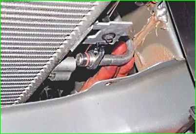 Lada Largus кондиционерінің конденсаторын қалай алып тастауға болады