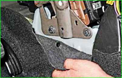 Removing the heater radiator