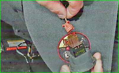 Как снять подушку безопасности переднего пассажира Лада Ларгус