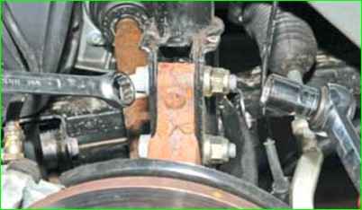 Как заменить переднюю амортстойку Лада Ларгус