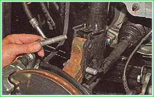 Как заменить переднюю амортстойку Лада Ларгус