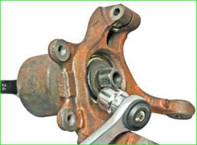 Как заменить подшипник передней ступицы Лада Ларгус