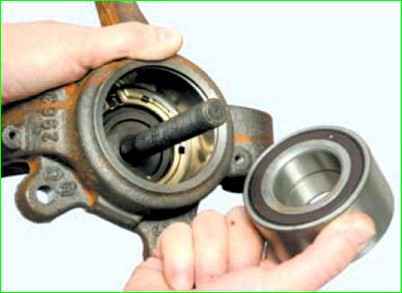 Как заменить подшипник передней ступицы Лада Ларгус