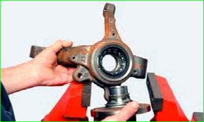 Как заменить подшипник передней ступицы Лада Ларгус