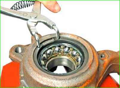 Как заменить подшипник передней ступицы Лада Ларгус