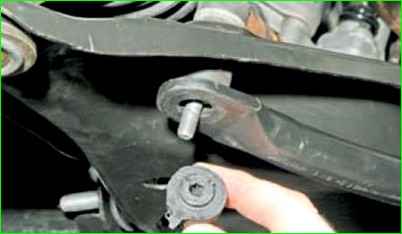 Как снять стабилизатор передней подвески Лада Ларгус