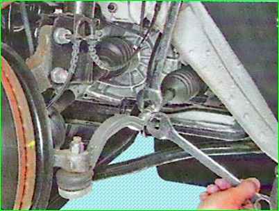 Replacing the steering rod end