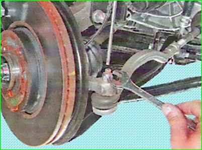 Replacing the tie rod end