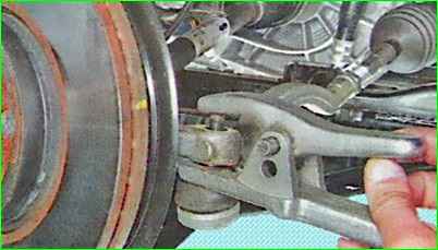 Replacing the tie rod end