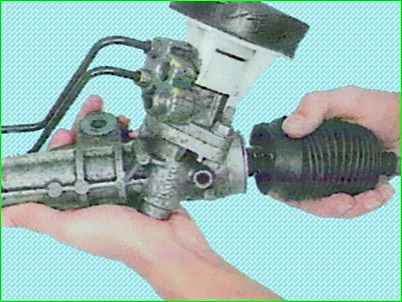 Replacing the steering rod boot