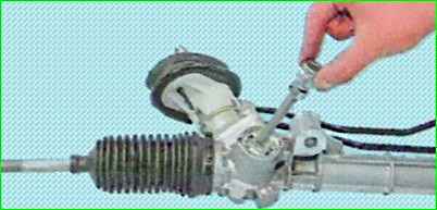 Removal and installation of steering gear ma Lada Largus