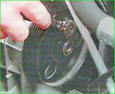 Как заменить насос ГУР автомобиля Лада Ларгус