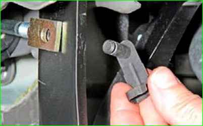 Як замінити вакуумний підсилювач гальм Лада ларгус