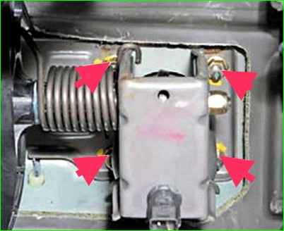 Як замінити вакуумний підсилювач гальм Лада ларгус