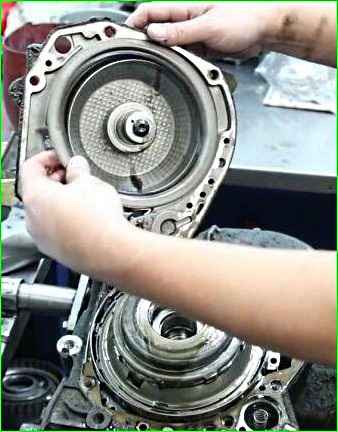 Разборка автоматической коробки DPO