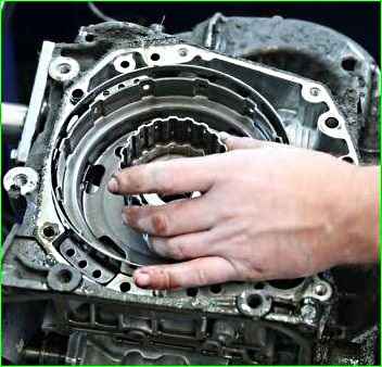 Разборка автоматической коробки DPO