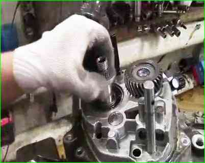 Как разобрать КПП JH3