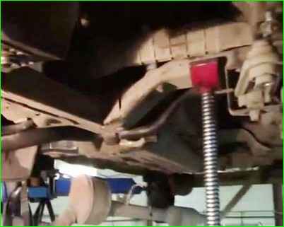 Как снять коробку передач JH3 автомобиля Лада Ларгус