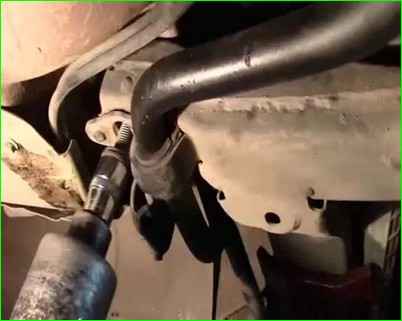 Как снять коробку передач JH3 автомобиля Лада Ларгус