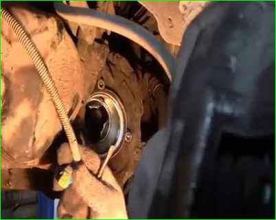 Как снять коробку передач JH3 автомобиля Лада Ларгус