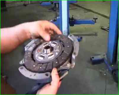 Як замінити зчеплення автомобіля Лада Ларгус із КПП JH3