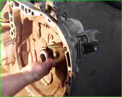 Як замінити зчеплення автомобіля Лада Ларгус із КПП JH3