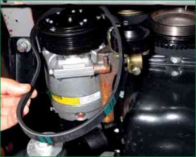 Як замінити ремінь генератора Нива Шевролет