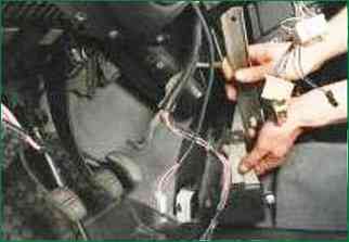 Как снять и поставить панель приборов Нива Шевролет