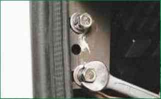 Как снять и поставить панель приборов Нива Шевролет