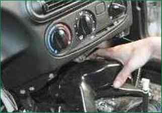 Как снять и поставить панель приборов Нива Шевролет