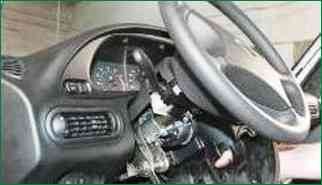 Как снять и поставить панель приборов Нива Шевролет