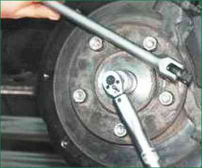 Регулировка подшипников ступиц Нива Шевролет