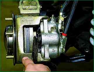 Алдыңғы дөңгелекті тежеу ​​механизмін қалай жөндеуге болады Niva Chevrolet