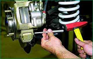 Алдыңғы дөңгелекті тежеу ​​механизмін қалай жөндеуге болады Niva Chevrolet