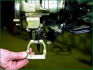 Алдыңғы дөңгелекті тежеу ​​механизмін қалай жөндеуге болады Niva Chevrolet