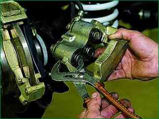 Алдыңғы дөңгелек тежегіш механизмін жөндеу қалай Niva Chevrolet