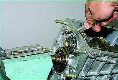 Ремонт коробки передач автомобиля ВАЗ-2123