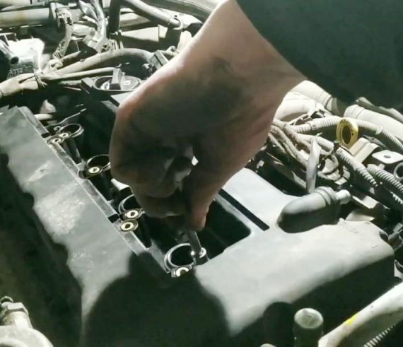 Замена прокладки крышки головки блока цилиндров