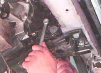 Замена опор силовой установки Mitsubishi Lancer